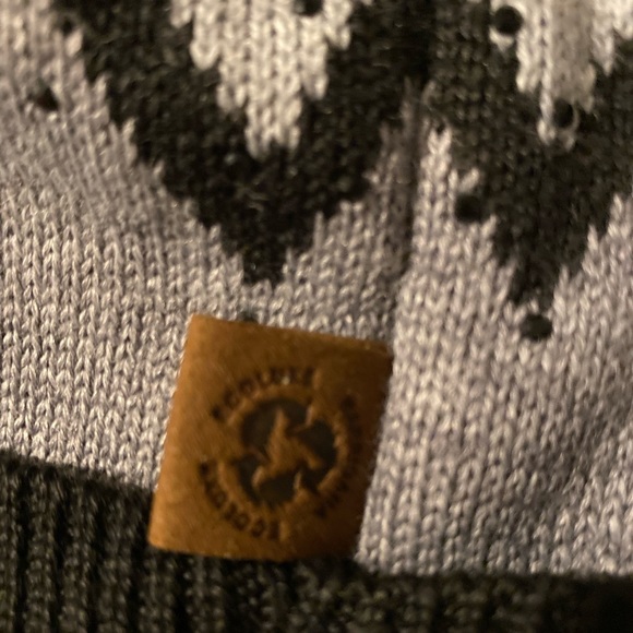 HARRICANA SNOW BEANIE WITH UPCYCLED SILVER FOX FUR POM RARE Grey/Black MIX - Picture 5 of 15